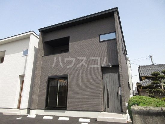 オランジュベール川尻の建物外観