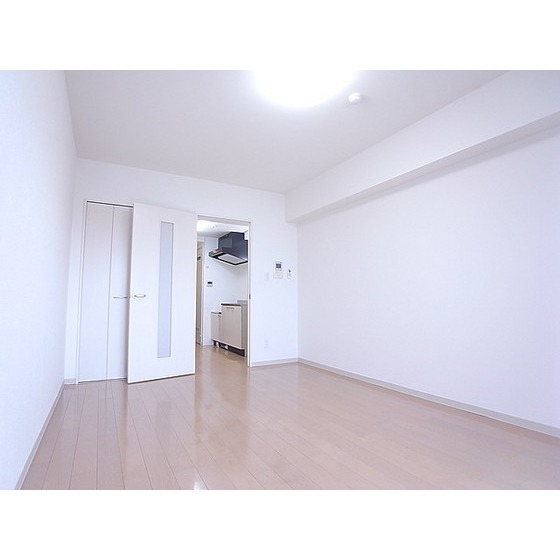 居室・リビング　広々とした居室です♪