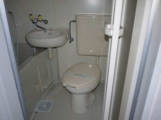 バス・シャワールーム　※別部屋の写真です