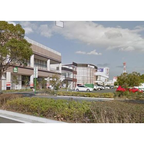 スーパー　フードマーケットＭｏｍ浜松フレス（スーパー）まで562m