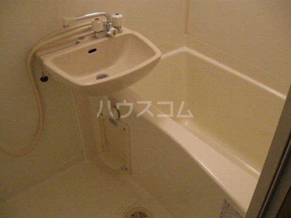 【名古屋市西区児玉のアパートの洗面設備】