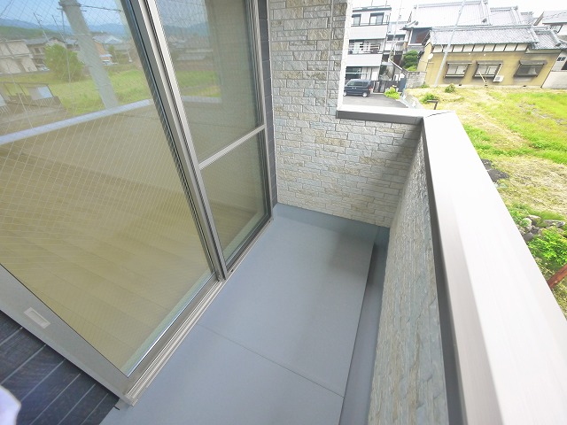 バルコニー　開放的で明るい空間を演出してくれるバルコニーです