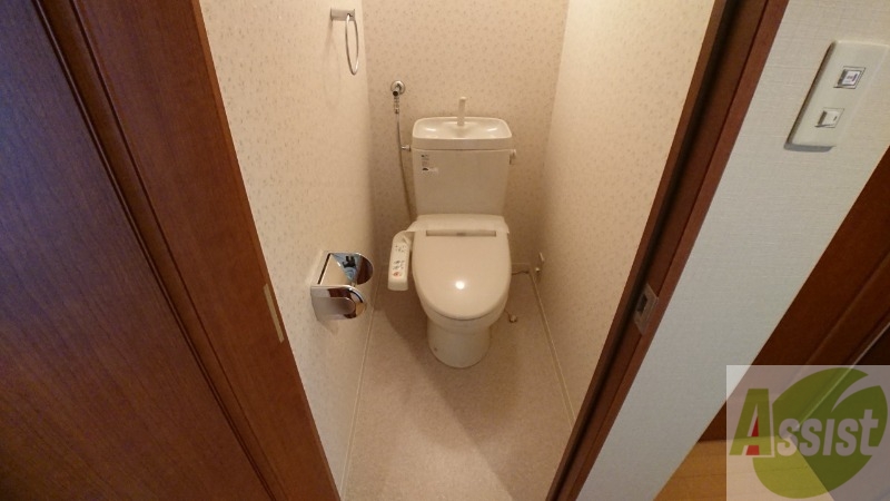 トイレ　ウォシュレット付きのトイレです。シャワートイレは日本の宝。