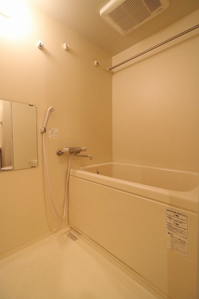 バス・シャワールーム　一日の疲れはお湯に浸かっていやしましょう。