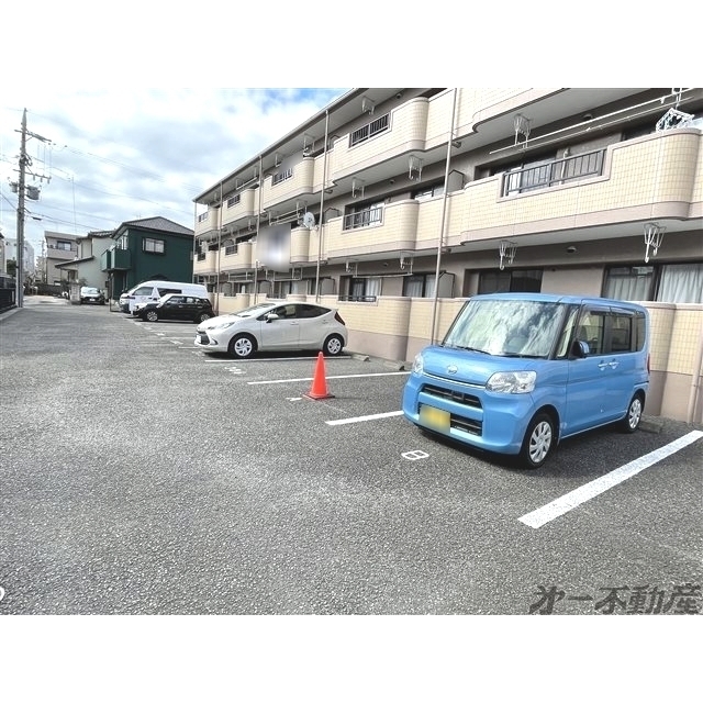 駐車場　駐車場