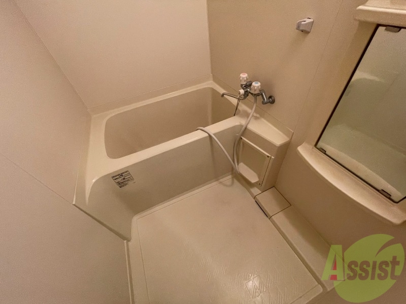 バス・シャワールーム　お風呂になります。一日の疲れを癒してくださいね。