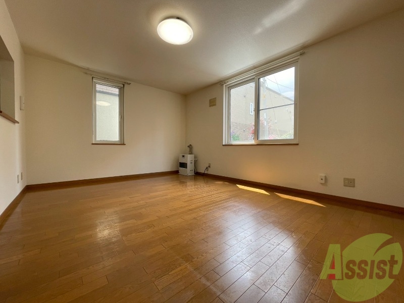 居室・リビング　広くてきれいなリビングです！快適に過ごせそうですね。