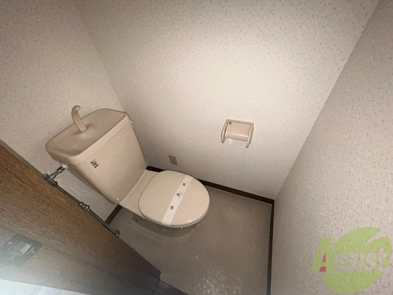 トイレ　バスルームとトイレはセパレート式になっております。