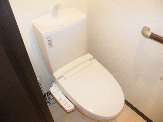 トイレ　※別部屋の写真です