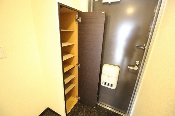 玄関　※別部屋の写真です