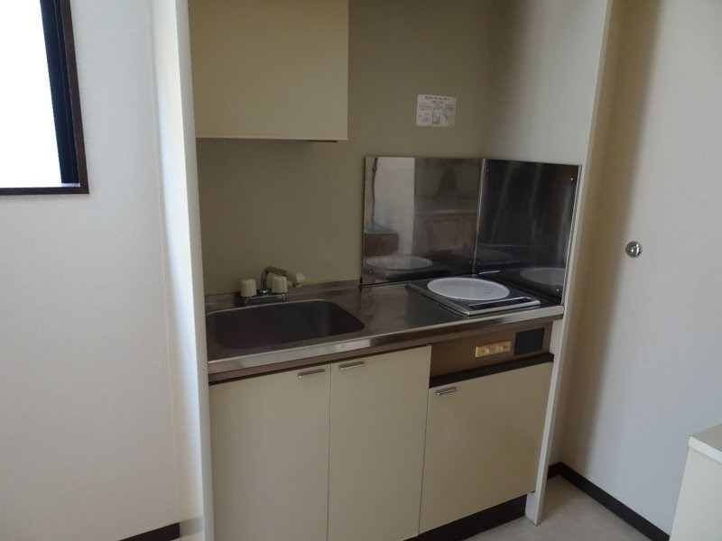 キッチン　お手入れ簡単なIHヒーター付きキッチン