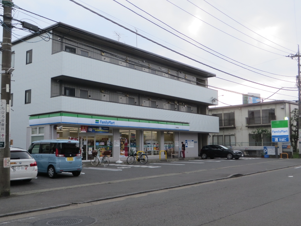 コンビニ　ファミリーマート 登戸新町店（コンビニ）まで103m