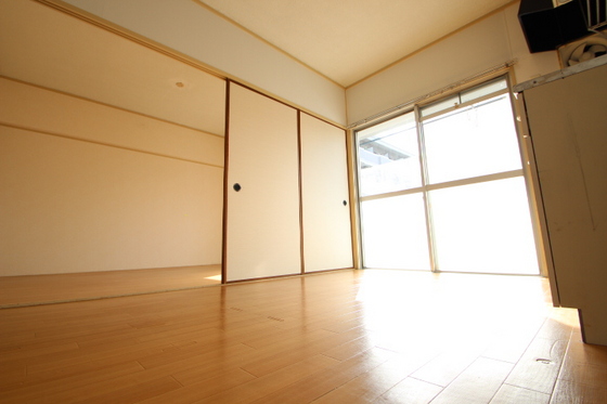 居室・リビング　※別部屋の写真です