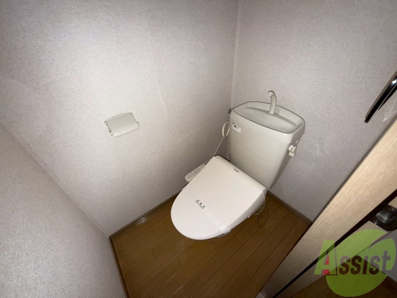 トイレ　トイレはウォシュレット付きです。シャワートイレは嬉しいですね