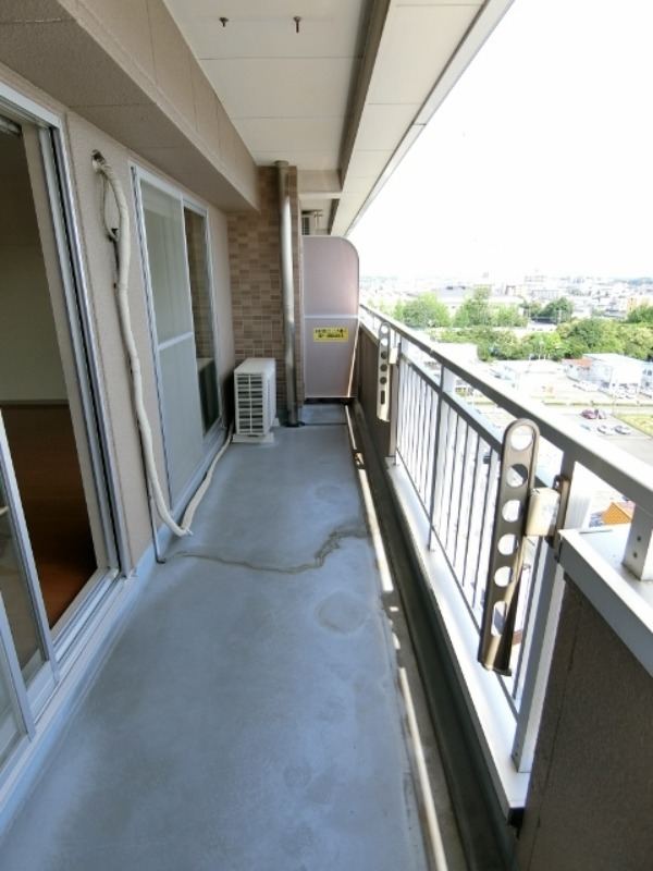 バルコニー　図面と現状に相違がある場合には現状を優先