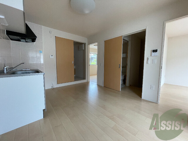 居室・リビング　リビングです。広くて、とても明るい間取りです。