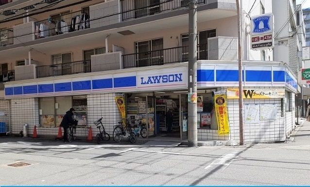 コンビニ　ローソン様（コンビニ）まで62m