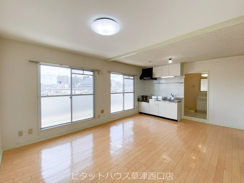 居室・リビング　南西向きの明るいお部屋です
