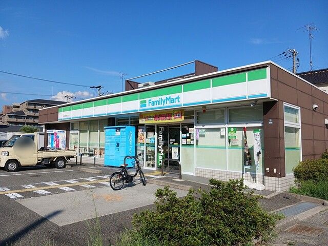 コンビニ　ファミリーマート宝塚警察署前店（コンビニ）まで280m