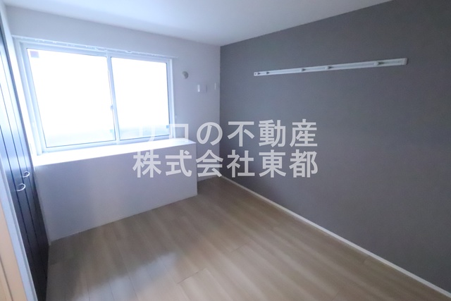 その他　流行のアクセントクロスでおしゃれなお部屋◎