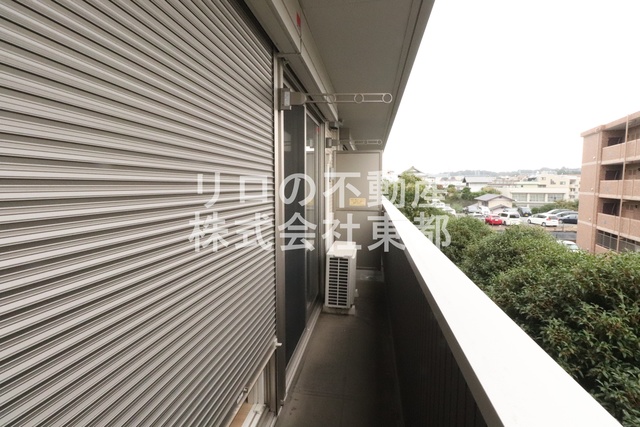 バルコニー　シャッター雨戸が付いています☆