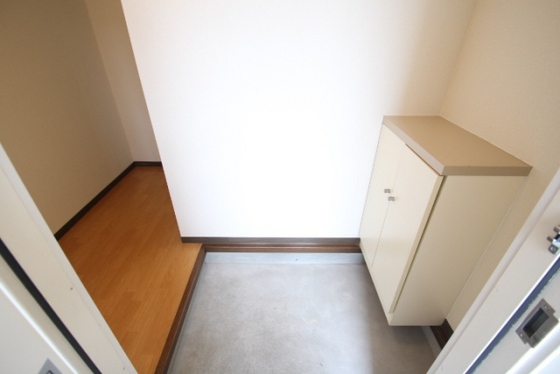 玄関　※別部屋の写真です