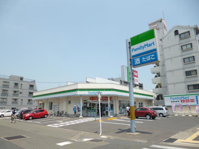 コンビニ　ファミリーマート（コンビニ）まで522m