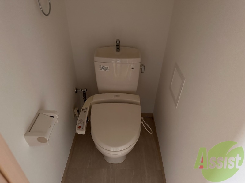 トイレ　嬉しいウォシュレット機能付きです。シャワートイレは便利ですね