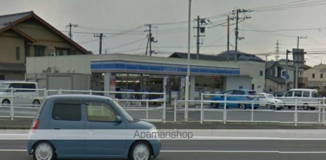 コンビニ　ローソン高松十川東町（コンビニ）まで462m