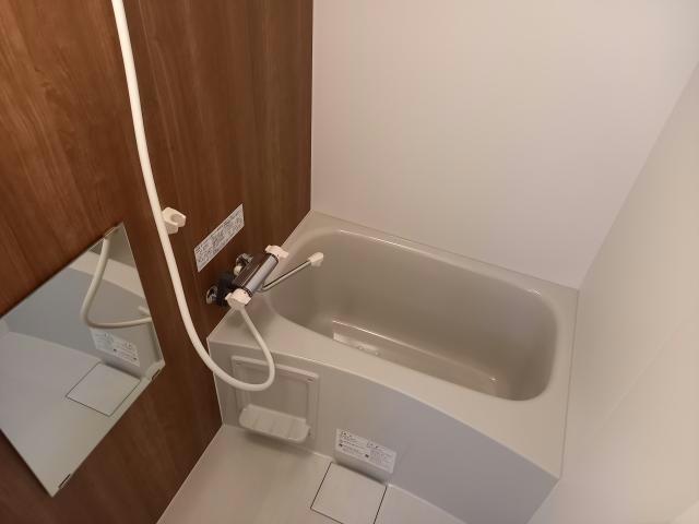 バス・シャワールーム　※別部屋写真