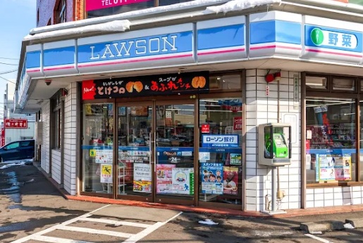 コンビニ　ローソン札幌南郷7丁目店（コンビニ）まで100m