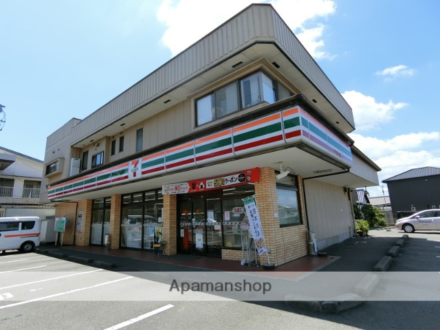 コンビニ　セブンイレブン（コンビニ）まで574m