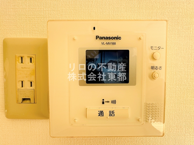 セキュリティ　来訪者の姿を確認できるＴＶモニター付インターホン設置済です！