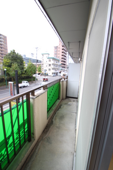 バルコニー　※別号室の写真になります。