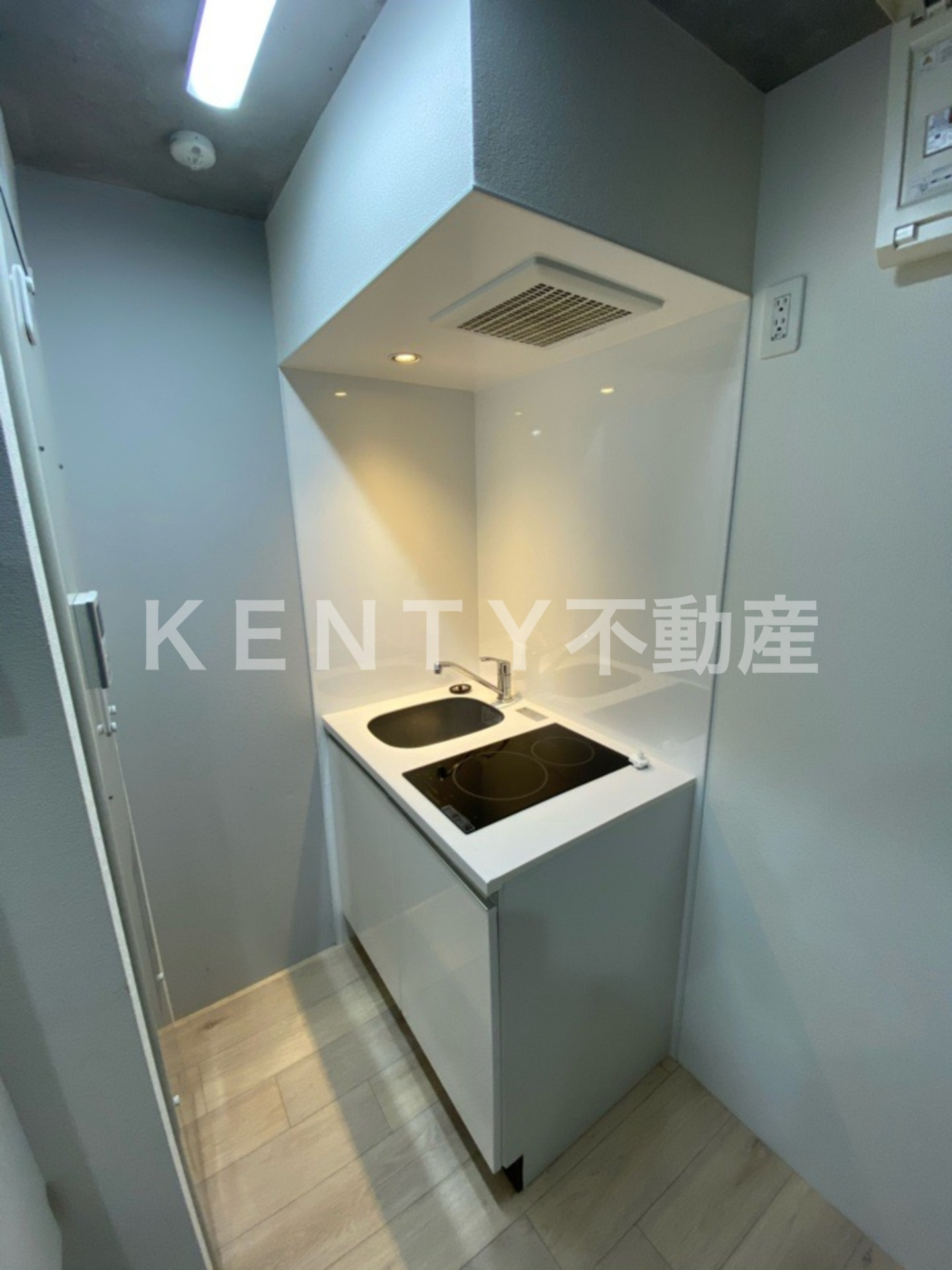 キッチン　コンパクトなキッチンで掃除もラクラク