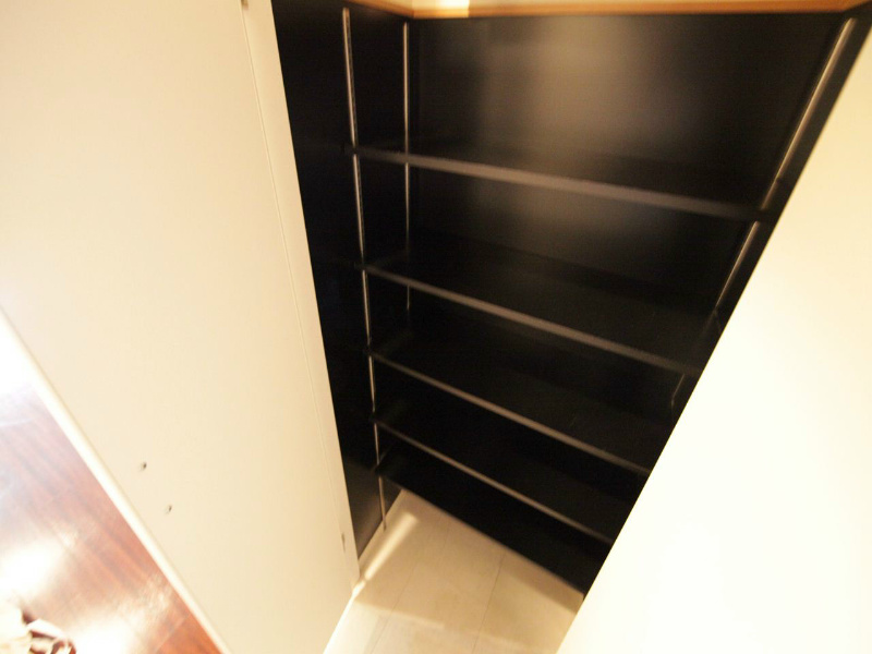 玄関　玄関　シューズボックス付