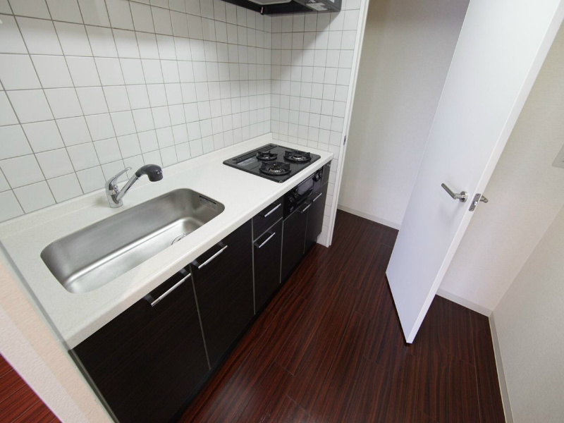 キッチン　システムキッチン（ガス3口コンログリル付）