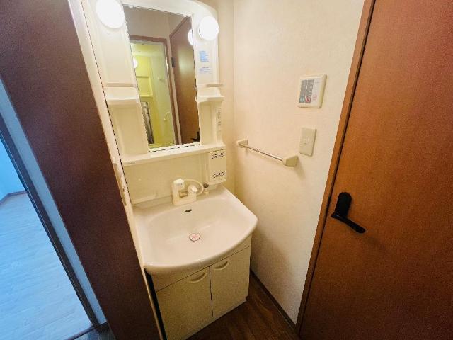 洗面設備　洗髪洗面化粧台