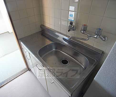 キッチン　お手入れも楽ですよ・