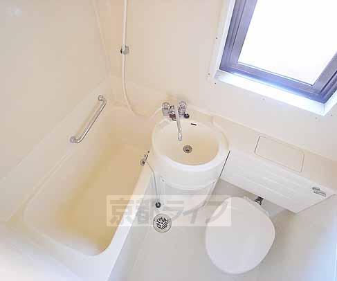 バス・シャワールーム　清潔感があっていいですね・