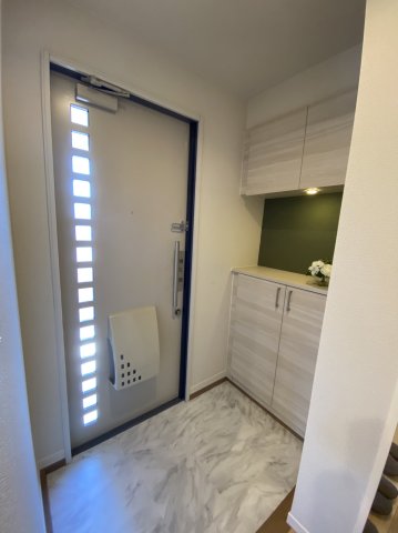 玄関　※家具はイメージです