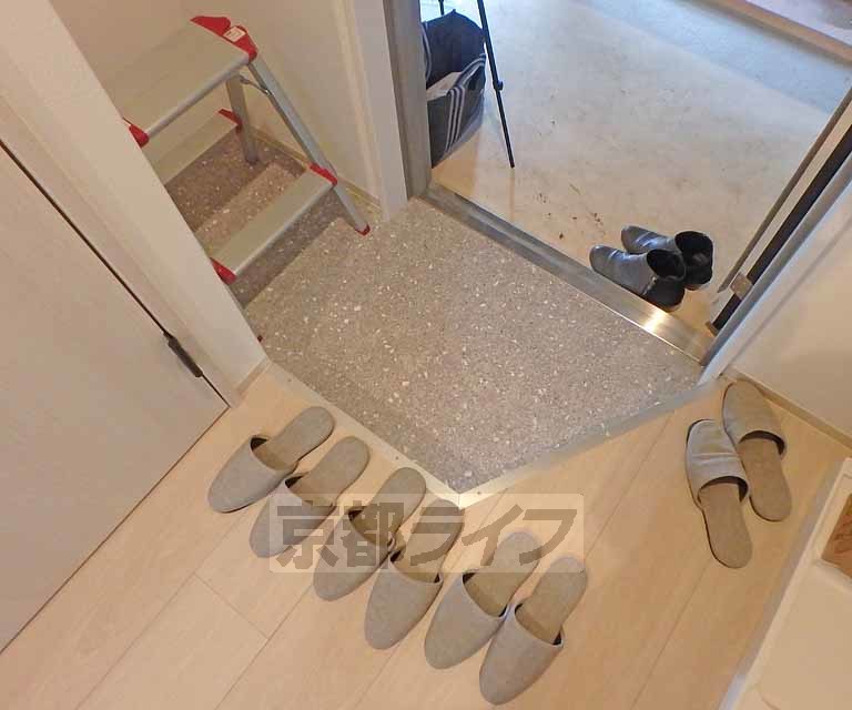 玄関　お洒落な雰囲気の玄関です。