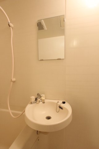 洗面設備　参考写真です。現況優先。