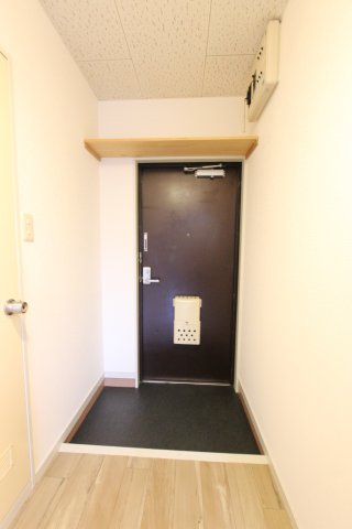 玄関　参考写真です。現況優先。