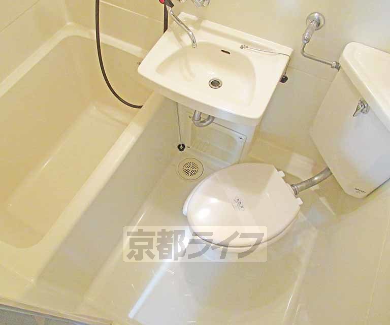 洗面設備　洗面台です