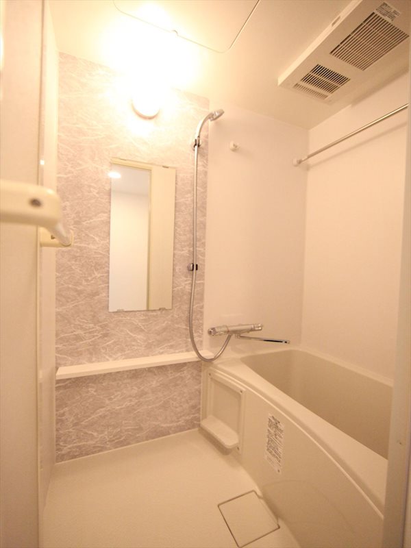 バス・シャワールーム　バスルーム　浴室暖房乾燥機付き