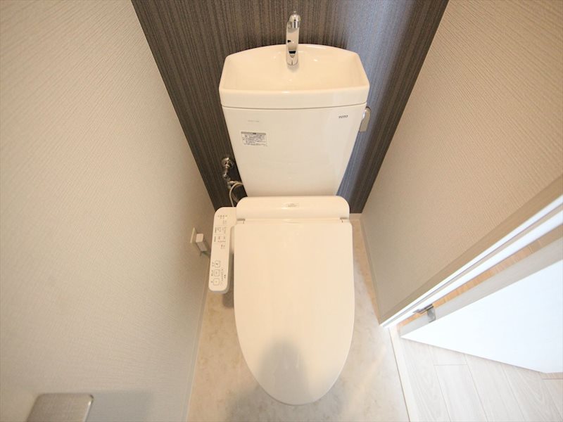 トイレ　温水洗浄暖房便座付トイレ