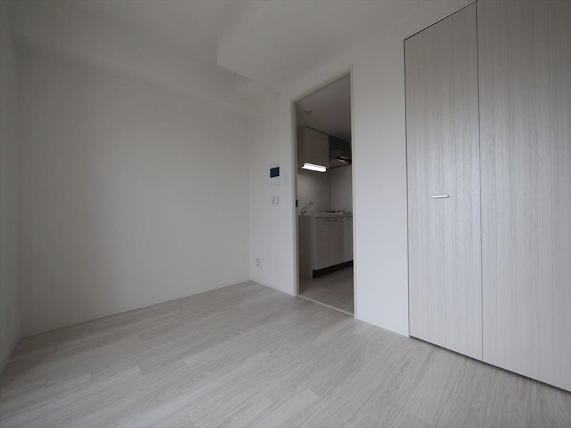 居室・リビング　洋室6.4帖　クローゼット付（収納充実してます）