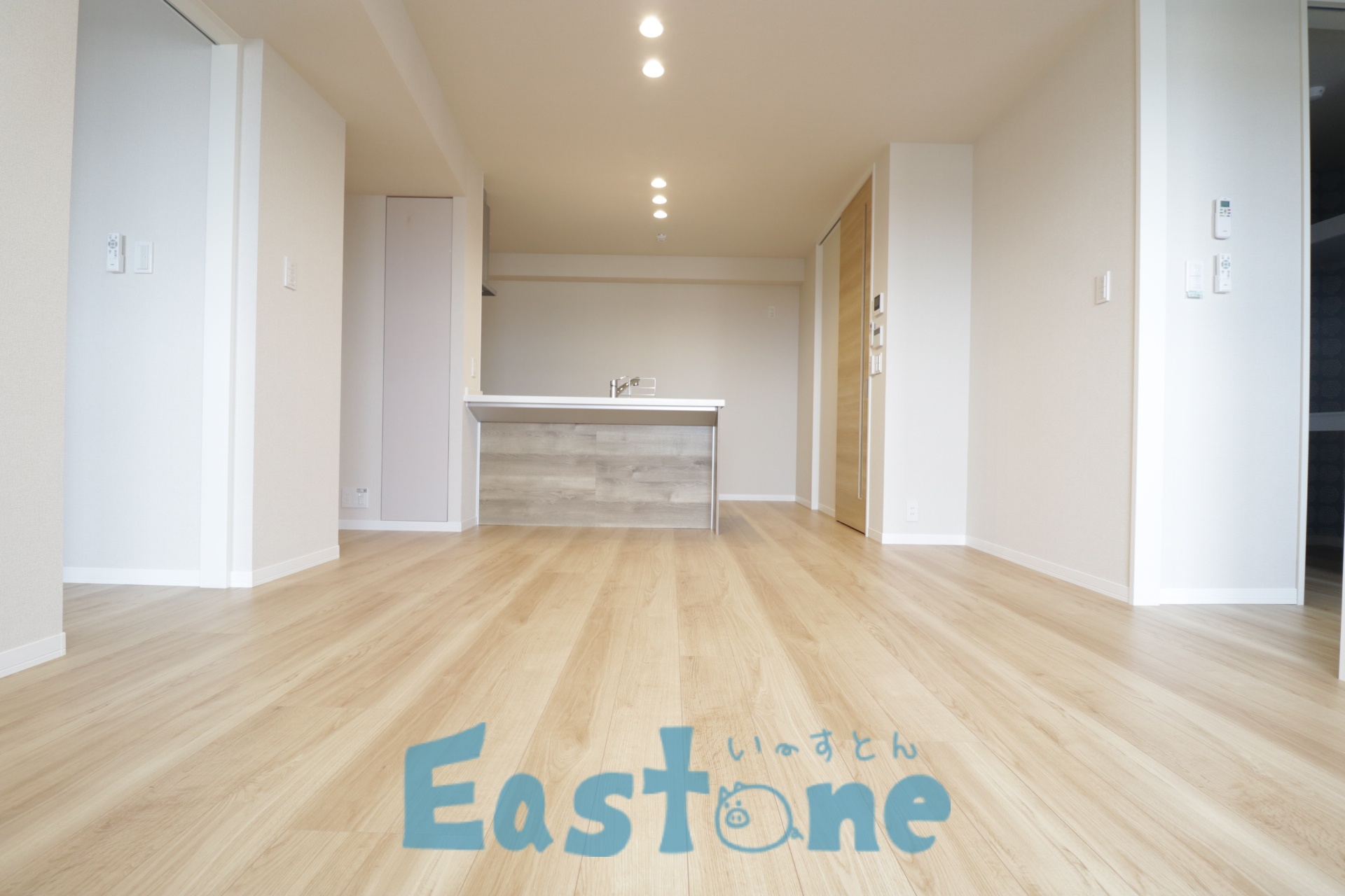 居室・リビング　洋室１５帖のゆったり空間