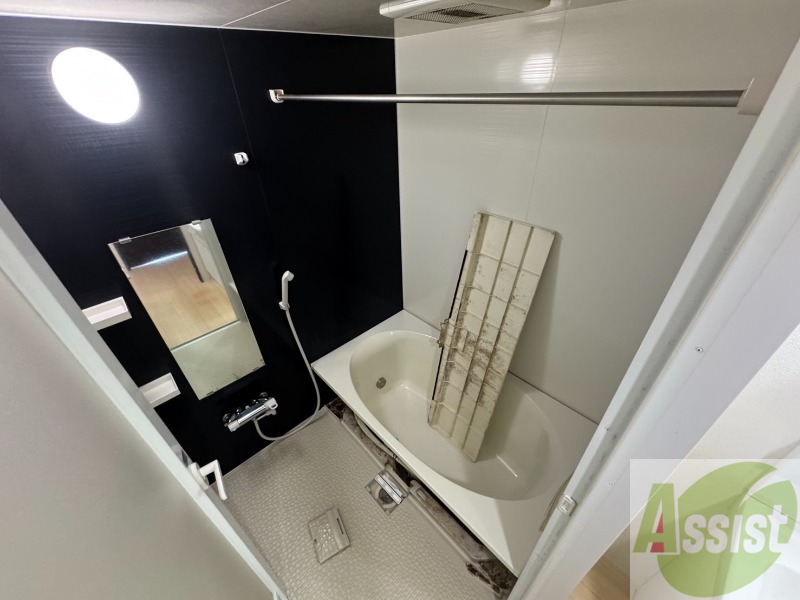 バス・シャワールーム　お風呂になります。一日の疲れを癒してくださいね。